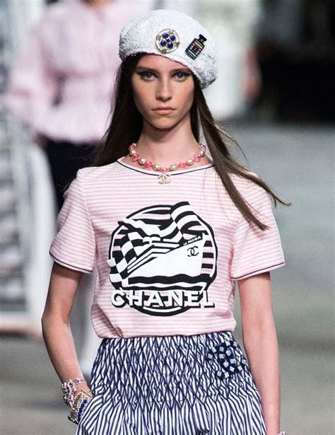 chanel resort 2019 vogue|Chanel resort la pausa.